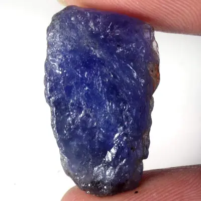 A true tanzanite stone can be flawless or it can be heavily inclusion-bearing