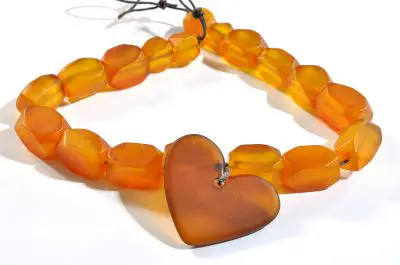 There are several centers in the Middle East that supply high quality amber without intermediate