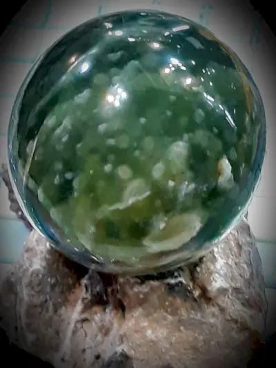 Jade stone brings joy to the soul and peace and is suitable for concentration
