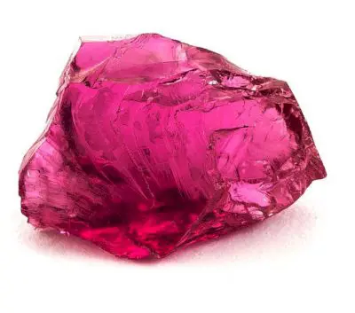 Spinel is a relatively hard gemstone and has high resistance to environmental factors